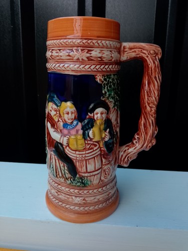 Tall pottery tankard made - -,