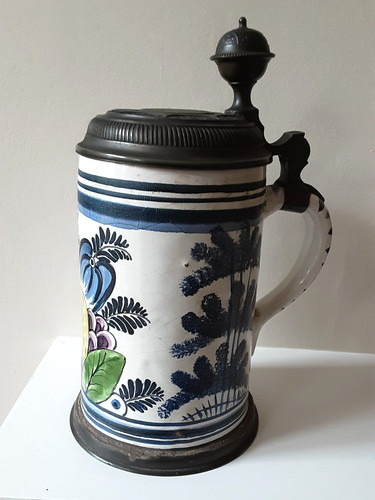 18th century tin glazed - , /
