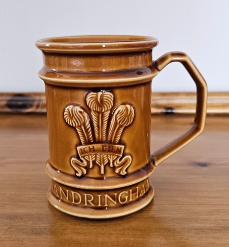 Holkham pottery sandringham - holkham,